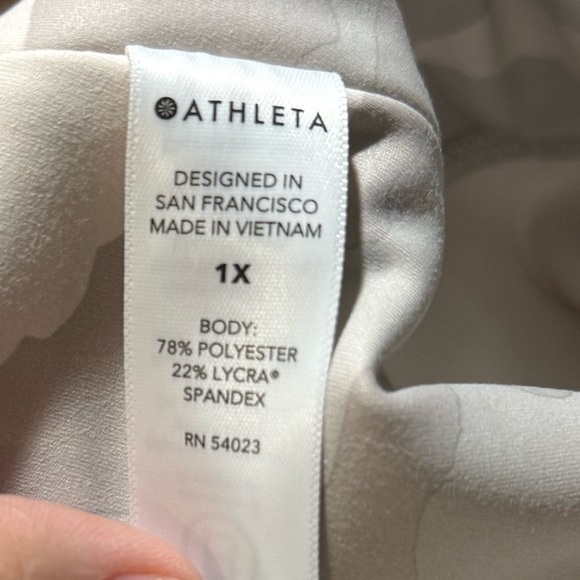 Athleta Elation Camo 7/8 Tight - Picture 9 of 9